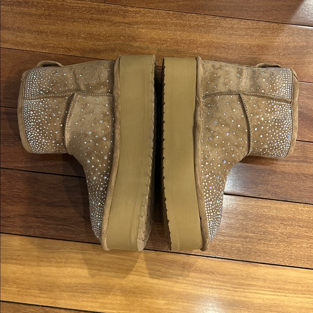 Brand New Women's Tan Suede bling Platform Boots - Picture 3 of 7